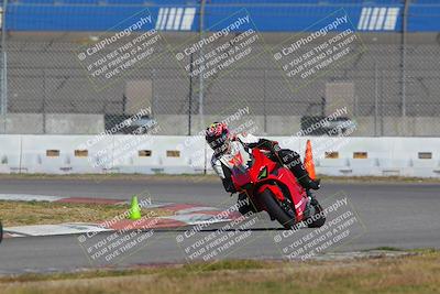 media/Nov-26-2022-Fastrack Riders (Sat) [[b001e85eef]]/Level 2/Session 3 Outside Turn 9/